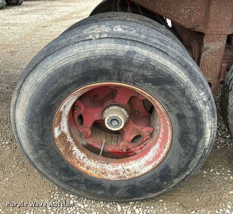 image for item EJ2835 1995 Hilbilt end dump trailer