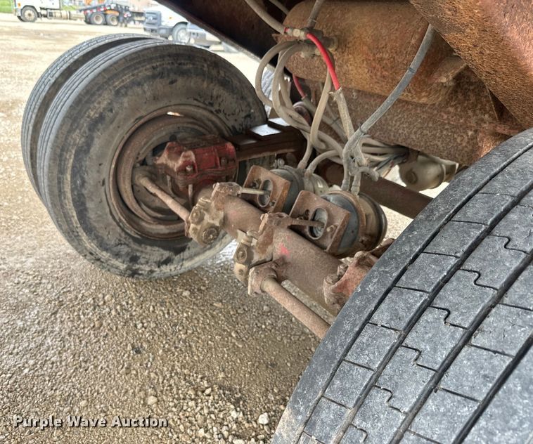 image for item EJ2835 1995 Hilbilt end dump trailer