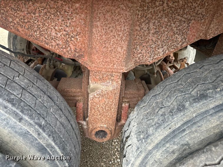 image for item EJ2835 1995 Hilbilt end dump trailer