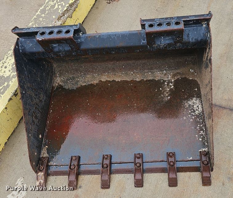 image for item EJ5374 2019 Bobcat  S70 skid steer loader