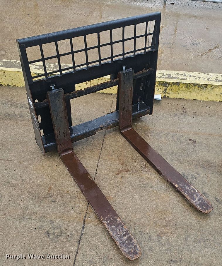 image for item EJ5374 2019 Bobcat  S70 skid steer loader