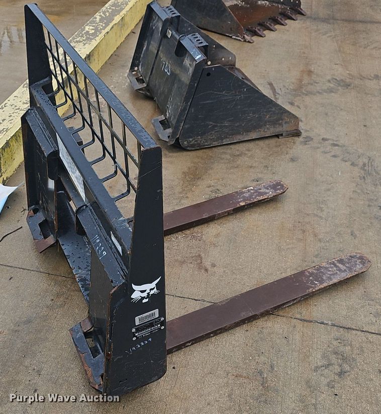 image for item EJ5374 2019 Bobcat  S70 skid steer loader