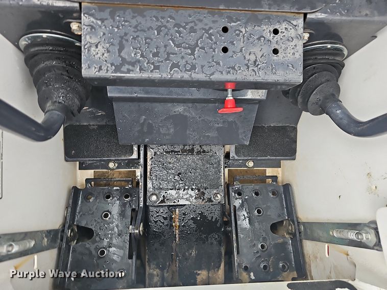 image for item EJ5374 2019 Bobcat  S70 skid steer loader