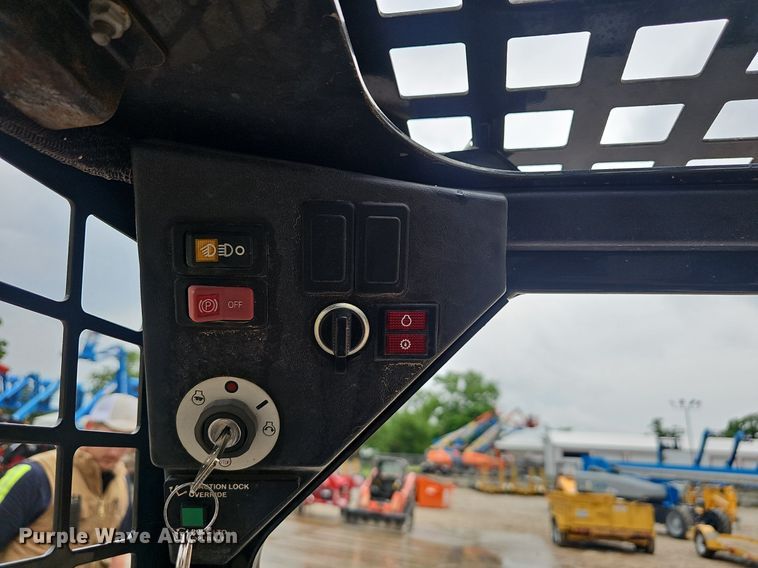 image for item EJ5374 2019 Bobcat  S70 skid steer loader