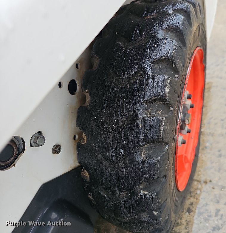 image for item EJ5374 2019 Bobcat  S70 skid steer loader