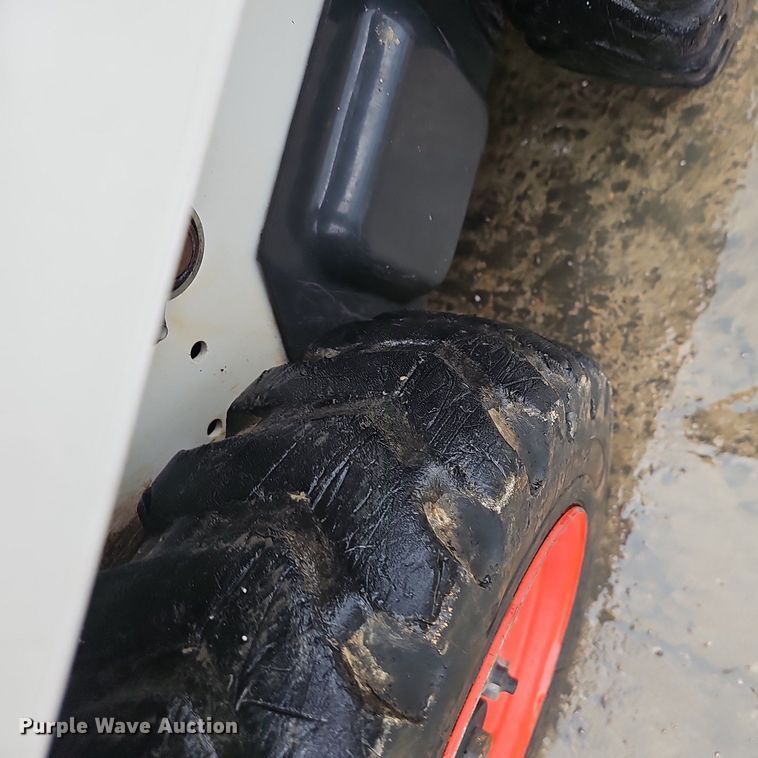 image for item EJ5374 2019 Bobcat  S70 skid steer loader