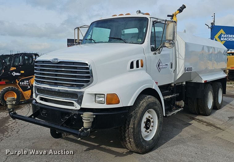 image for item EJ5445 2005 Sterling  LT9500 water truck