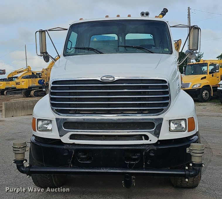 image for item EJ5445 2005 Sterling  LT9500 water truck