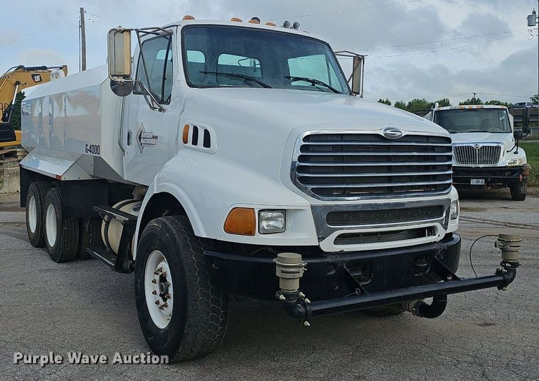 image for item EJ5445 2005 Sterling  LT9500 water truck
