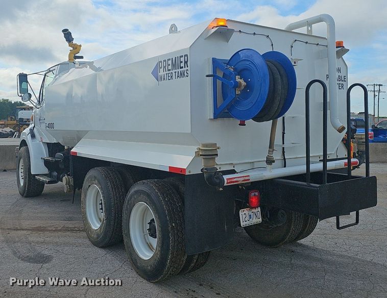 image for item EJ5445 2005 Sterling  LT9500 water truck