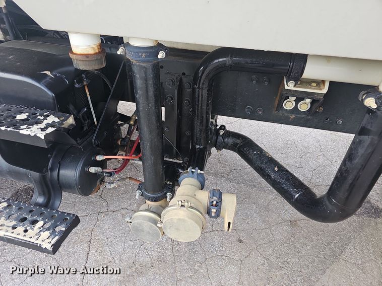 image for item EJ5445 2005 Sterling  LT9500 water truck