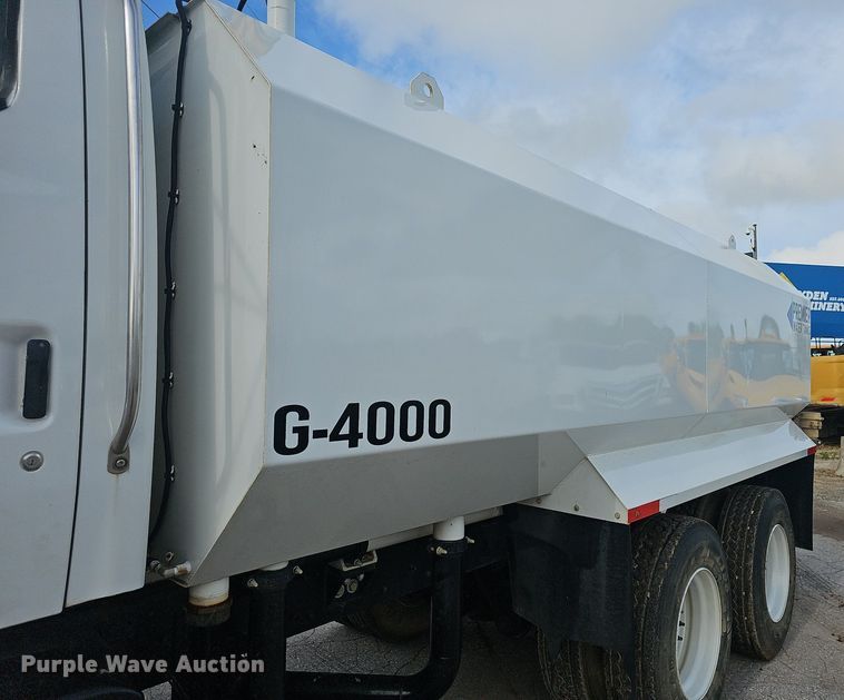 image for item EJ5445 2005 Sterling  LT9500 water truck