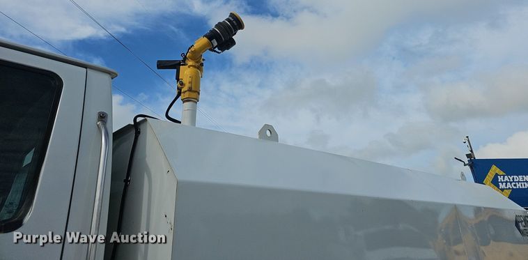 image for item EJ5445 2005 Sterling  LT9500 water truck