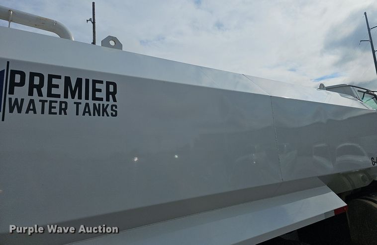 image for item EJ5445 2005 Sterling  LT9500 water truck