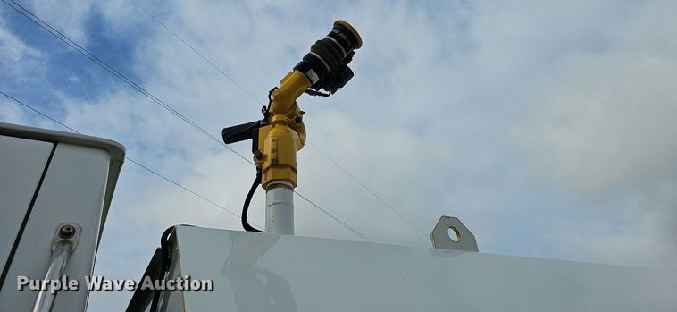 image for item EJ5445 2005 Sterling  LT9500 water truck