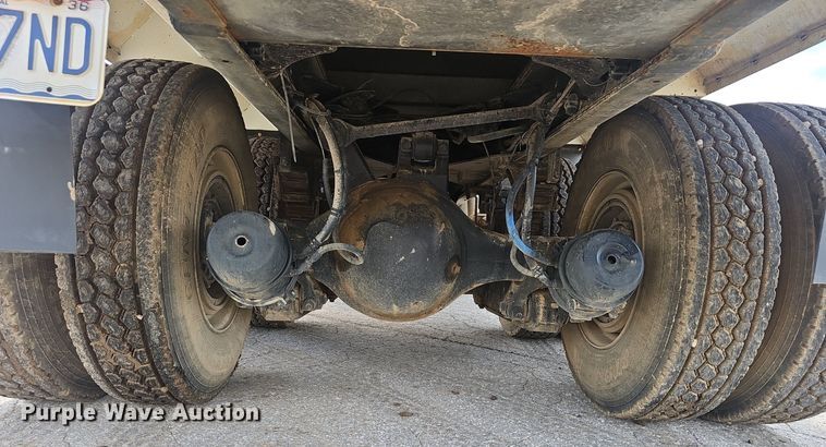 image for item EJ5445 2005 Sterling  LT9500 water truck