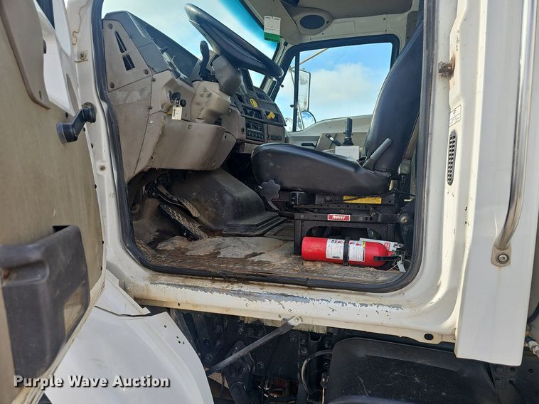 image for item EJ5445 2005 Sterling  LT9500 water truck