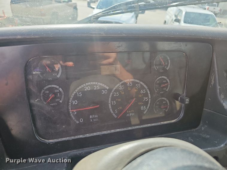 image for item EJ5445 2005 Sterling  LT9500 water truck