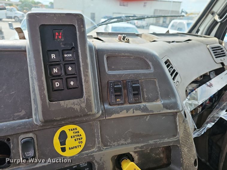 image for item EJ5445 2005 Sterling  LT9500 water truck