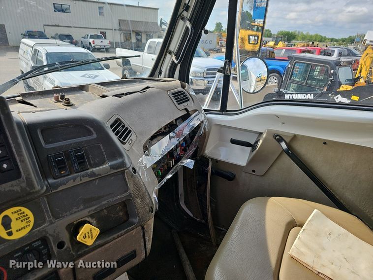 image for item EJ5445 2005 Sterling  LT9500 water truck