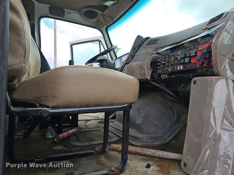 image for item EJ5445 2005 Sterling  LT9500 water truck