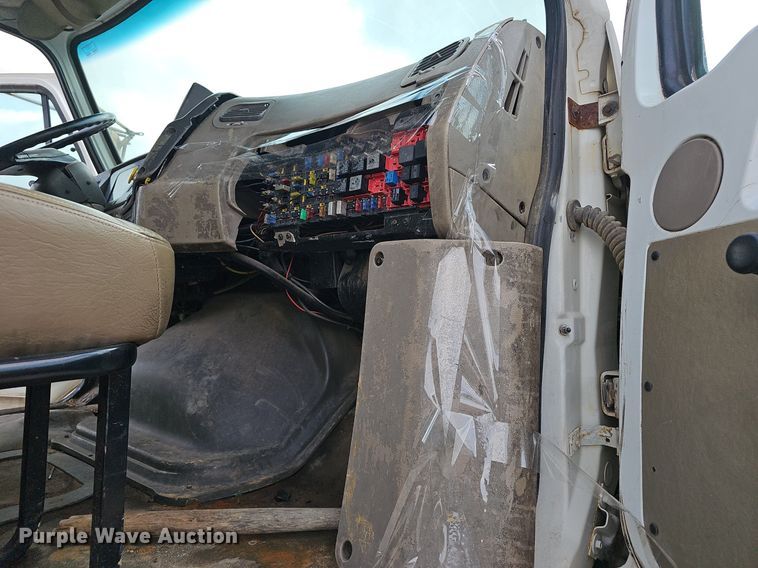 image for item EJ5445 2005 Sterling  LT9500 water truck