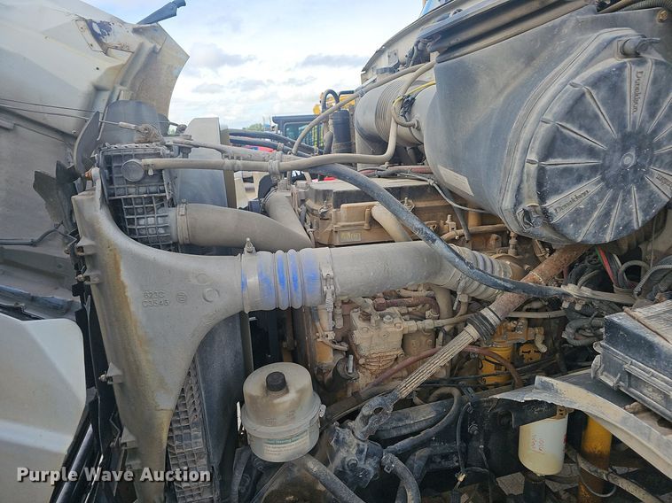 image for item EJ5445 2005 Sterling  LT9500 water truck