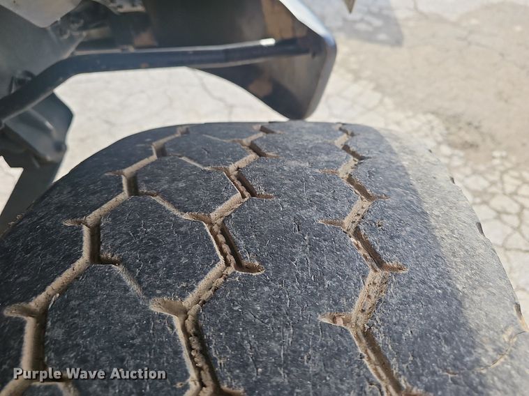 image for item EJ5445 2005 Sterling  LT9500 water truck