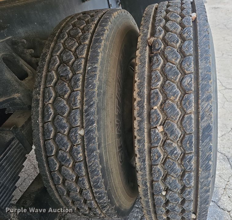 image for item EJ5445 2005 Sterling  LT9500 water truck