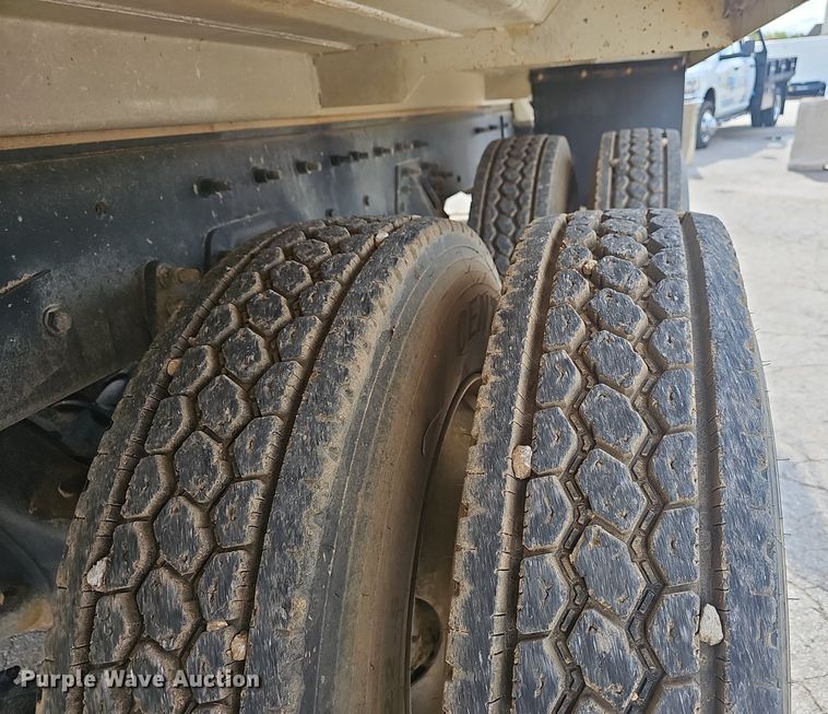 image for item EJ5445 2005 Sterling  LT9500 water truck