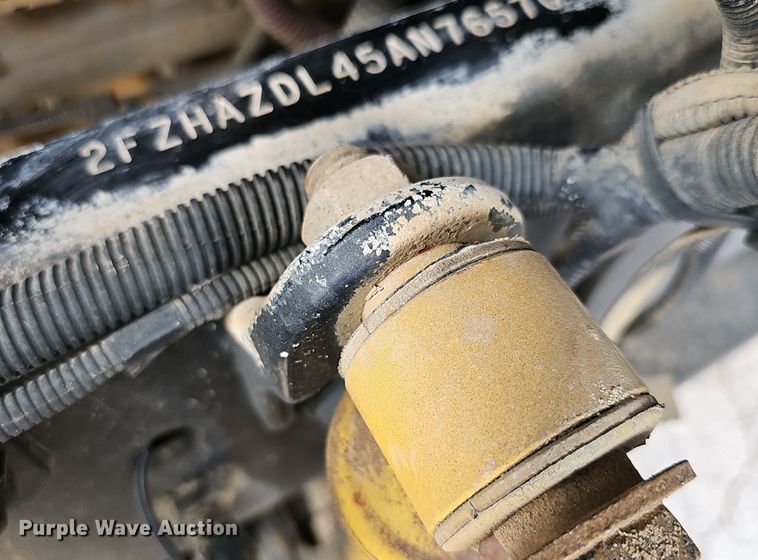 image for item EJ5445 2005 Sterling  LT9500 water truck