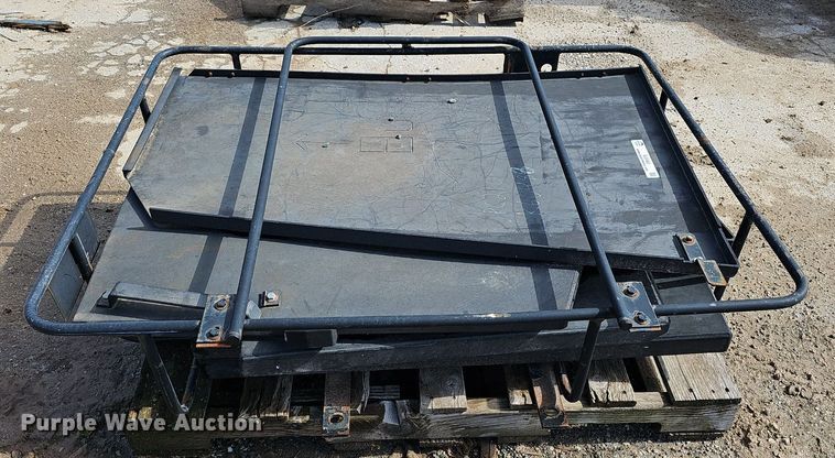 image for item EJ5463 Komatsu  PC210  theft covers