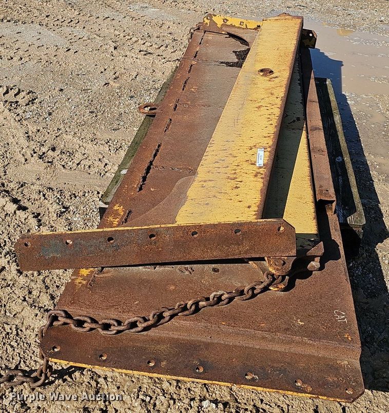 image for item EJ5464 Caterpillar  tail gate