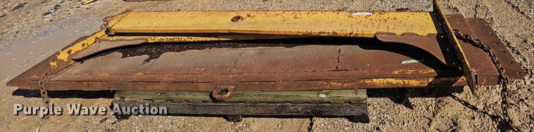 image for item EJ5464 Caterpillar  tail gate