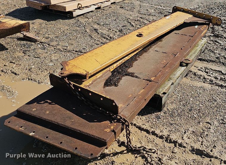 image for item EJ5464 Caterpillar  tail gate