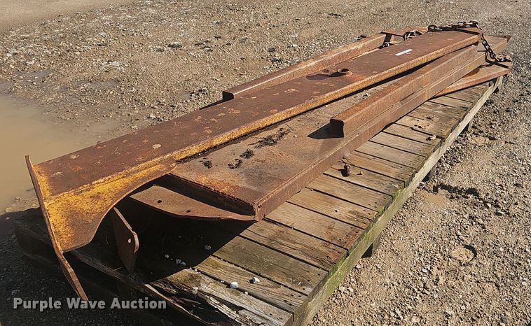 image for item EJ5468 Caterpillar  tail gate