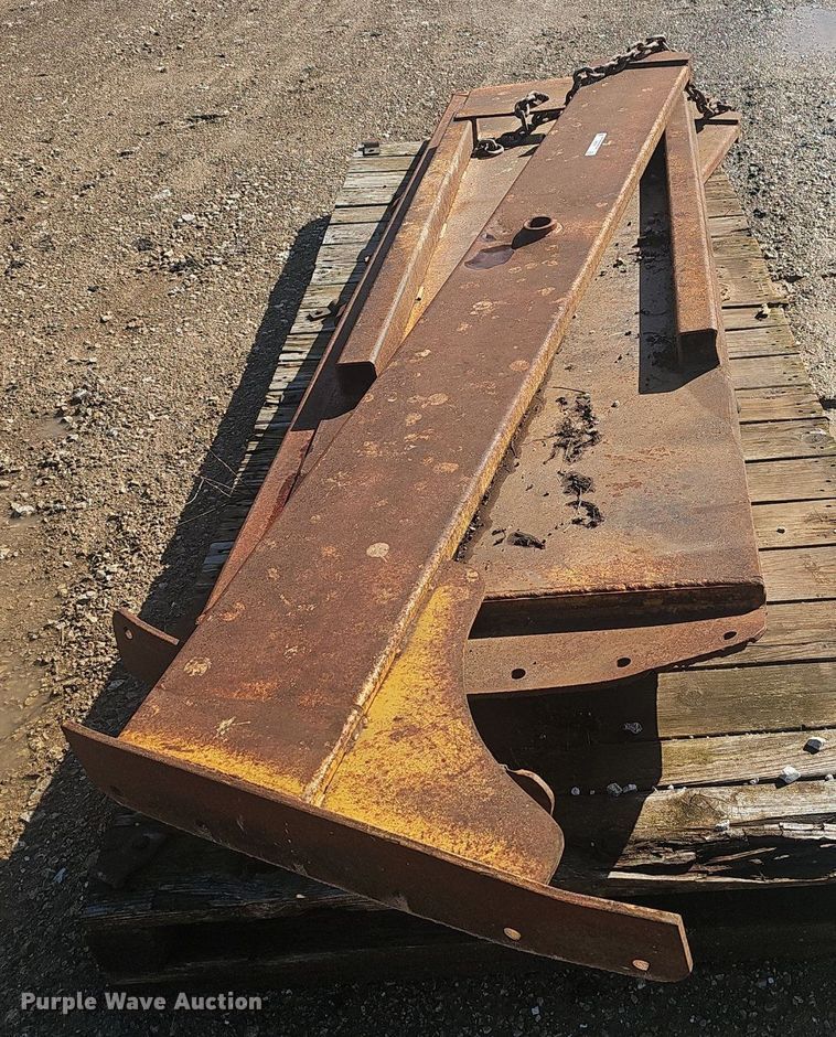 image for item EJ5468 Caterpillar  tail gate