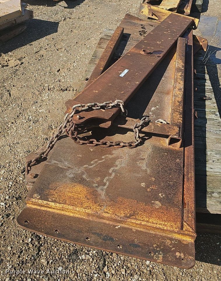 image for item EJ5468 Caterpillar  tail gate