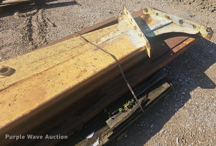 image for item EJ5469 Caterpillar  tail gate