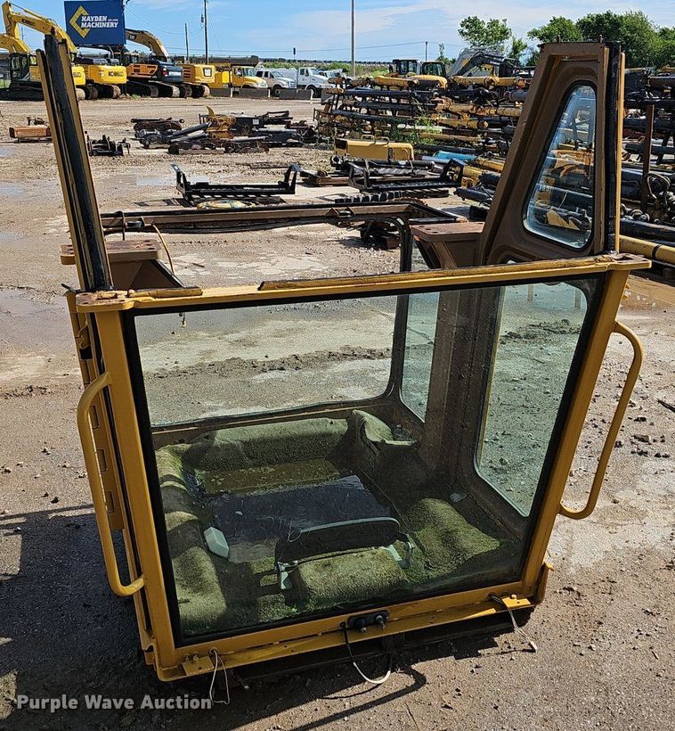 image for item EJ5488 Caterpillar  963B  cab