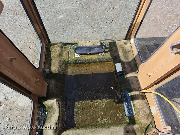 image for item EJ5488 Caterpillar  963B  cab