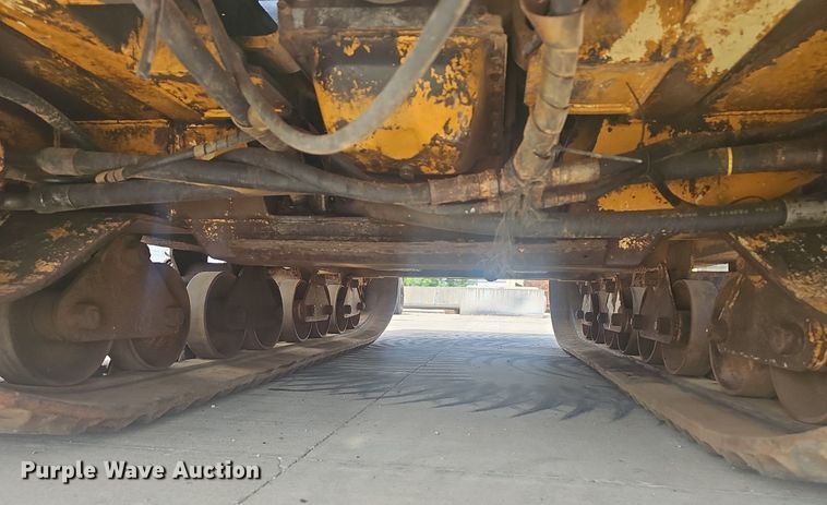 image for item EJ5528 Morooka MST700 track carrier