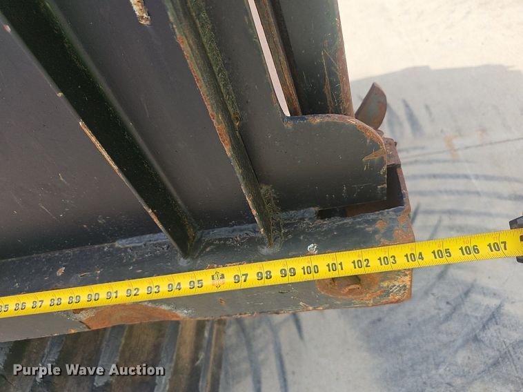 image for item EJ5528 Morooka MST700 track carrier