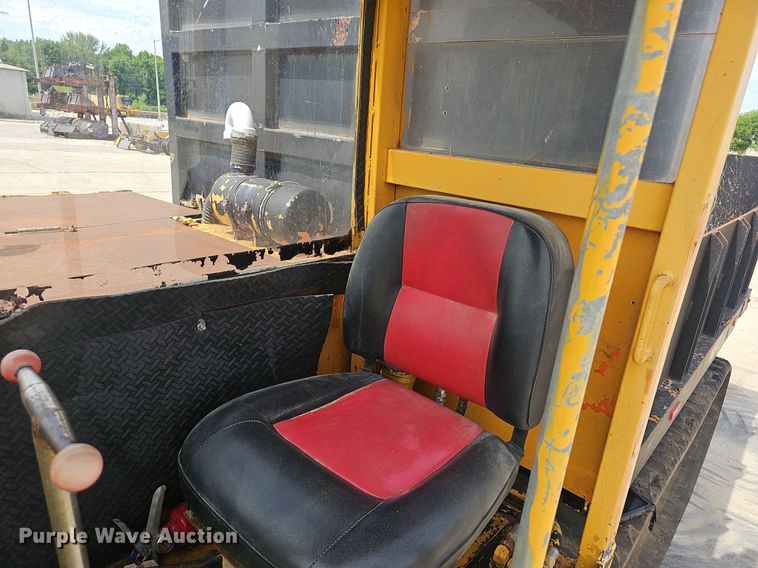 image for item EJ5528 Morooka MST700 track carrier