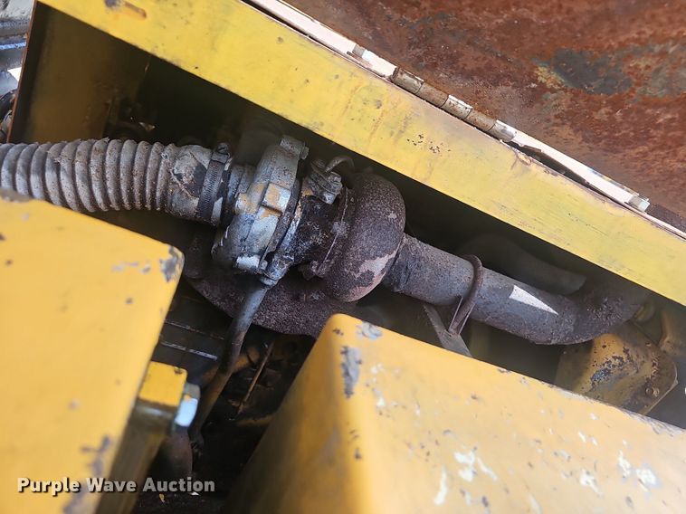 image for item EJ5528 Morooka MST700 track carrier