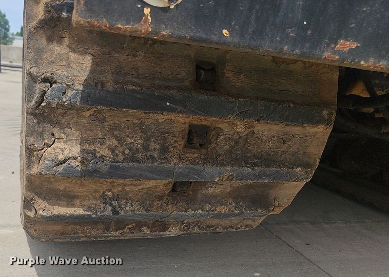 image for item EJ5528 Morooka MST700 track carrier