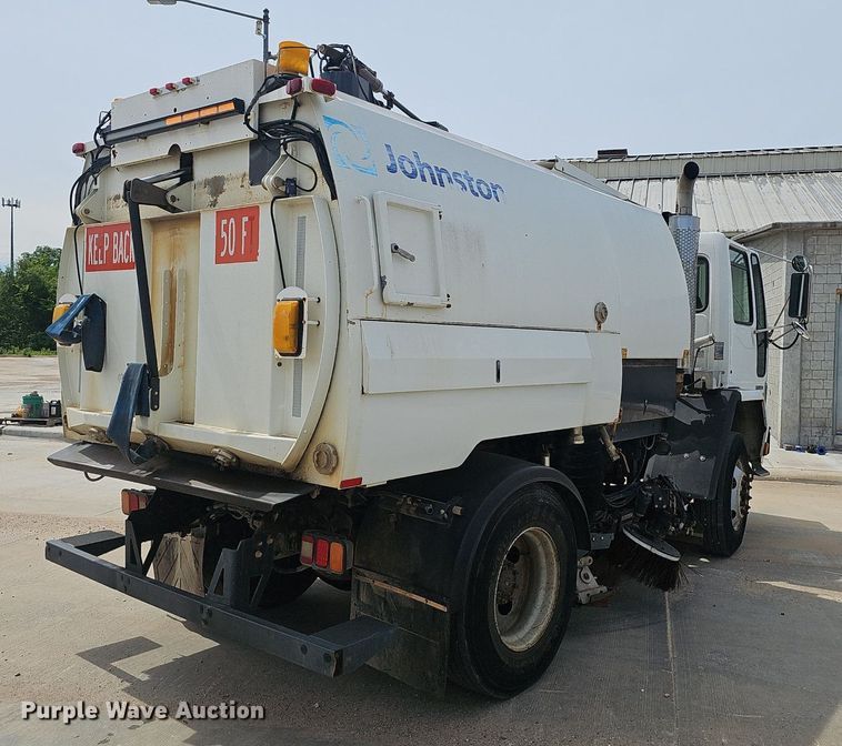 image for item EJ5529 2006 Frieghtliner  FC80 street sweeper truck