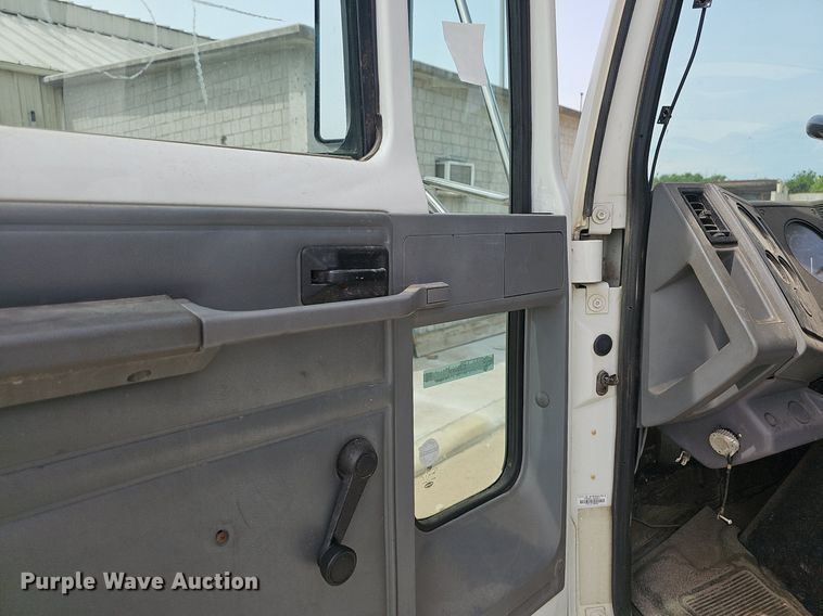 image for item EJ5529 2006 Frieghtliner  FC80 street sweeper truck