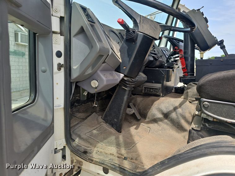 image for item EJ5529 2006 Frieghtliner  FC80 street sweeper truck