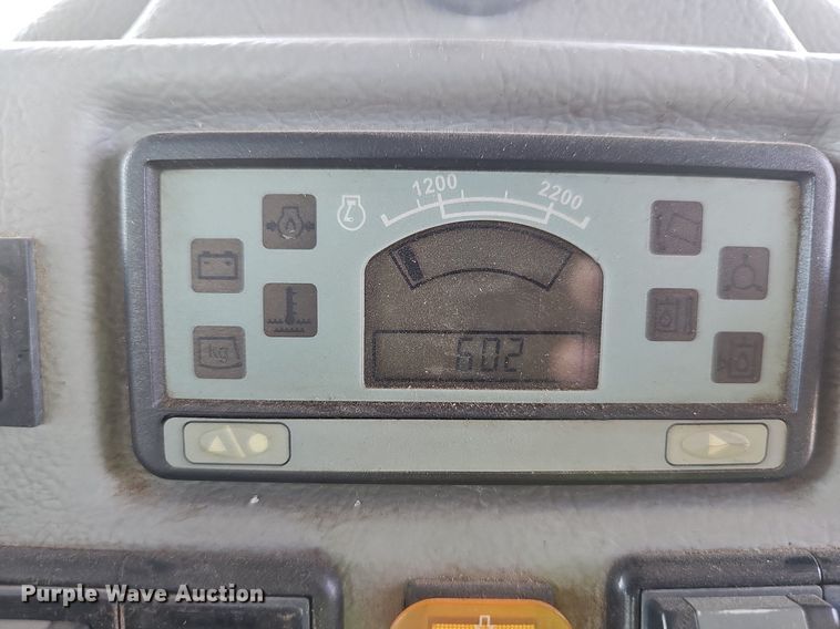 image for item EJ5529 2006 Frieghtliner  FC80 street sweeper truck